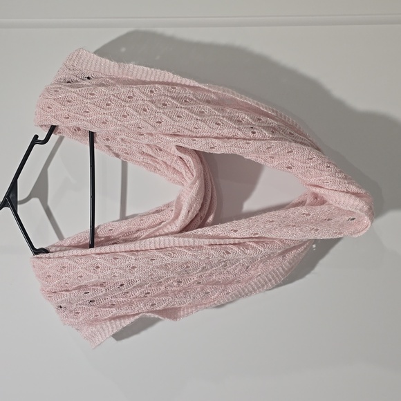 Scarves - Picture 13 of 14